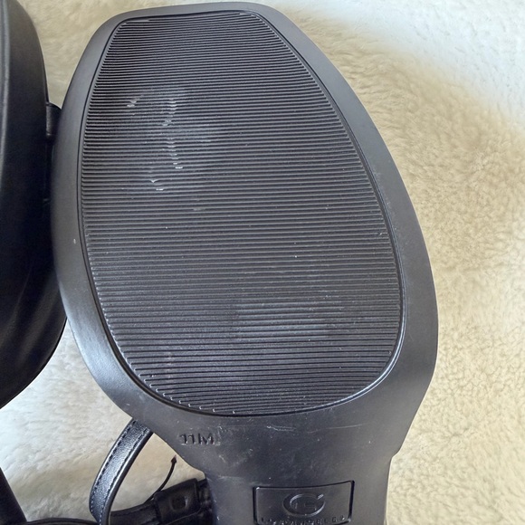 GBG Los Angeles Black Platform Heels - Picture 13 of 13